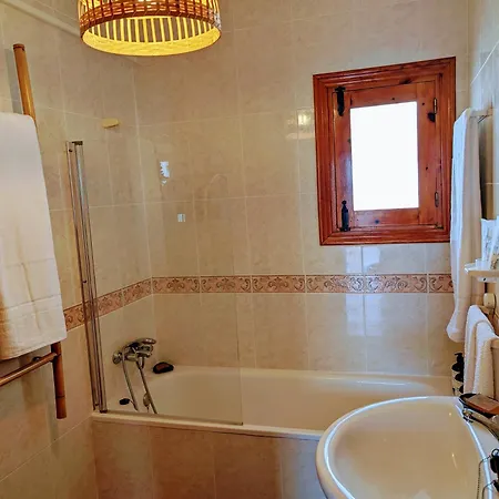 Bed & Breakfast 4 Personas, 2 Y Terraza Sombreada - El Cortijo Escondido, La Uva