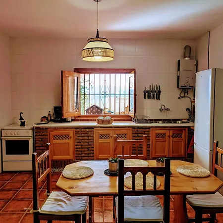 4 Personas, 2 Y Terraza Sombreada - El Cortijo Escondido, La Uva Bed & Breakfast Ohanes